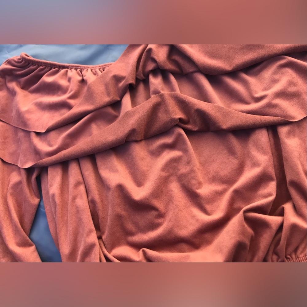 NWOT Charlotte Russe Faux Suede Ruffled Off-the-Shoulder Cropped Sleeved Top - S - Picture 6 of 9